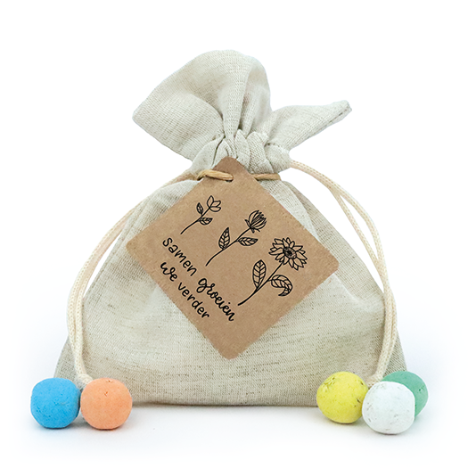 Zaadbommetjes in linnenzakje