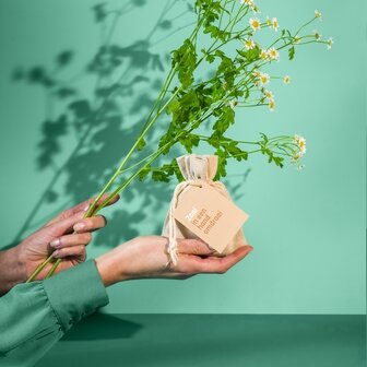 Kwiek Bloeitas - uitdeeldoosje / brievenbus bedankje 