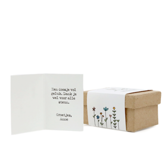Een bloeiend nieuwjaar - Zaadbommetjes in papier mach&eacute; doosje