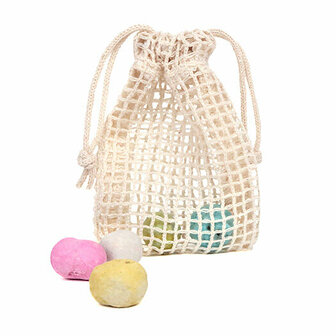 Zaadbommetjes in netzakje - Netzakje samen getrokken