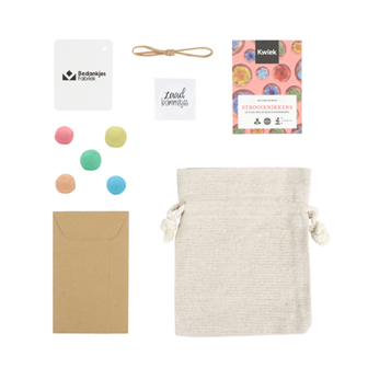 Zaadbommetjes in linnenzakje met eigen ontwerp