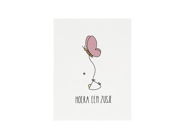 Voorkant kaartje 80 x 105 mm met de tekst ‘Hoera een zusje’