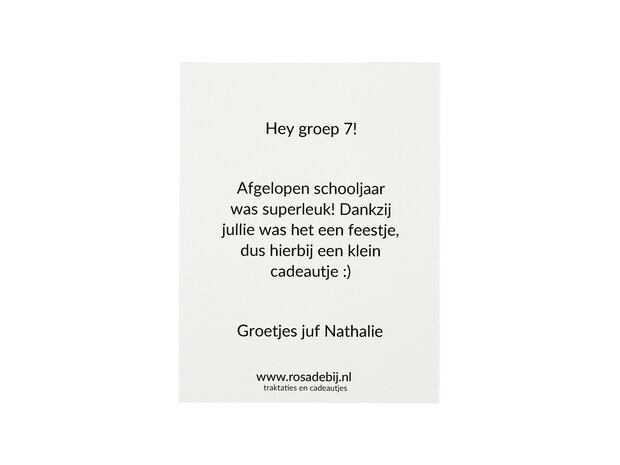 Achterkant kaartje 80 x 105 mm met de tekst ‘Blije bijen’ in combinatie met eigen tekst.