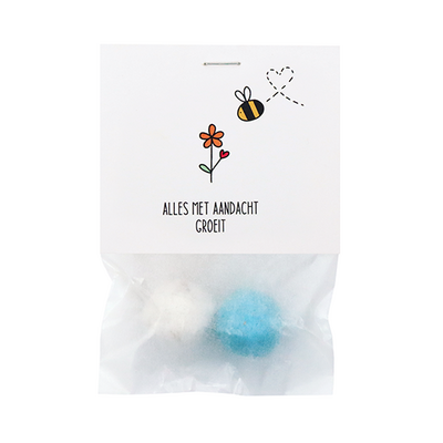 Alles met aandacht groeit - Zaadbommetjes in pergamijn zakje met klapkaartje // Eef